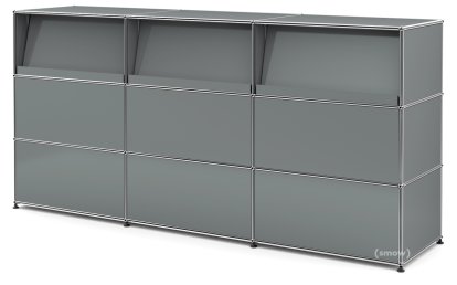 Comptoir d’accueil USM Haller version 2 (avec tablettes inclinées), Gris moyen RAL 7005, 225 cm (3 éléments), 50 cm