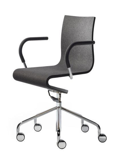 Chaise de bureau Seesaw, Chromé avec ressort à gaz, Avec accoudoirs, couleur match avec la piétement, Frêne noir avec feutre anthracite