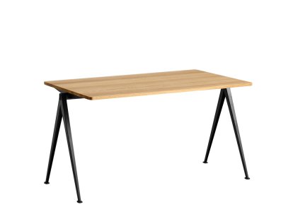 Table Pyramid 01, L 140 x l 75 x H 74 cm, Chêne laqué, Acier thermolaqué noir