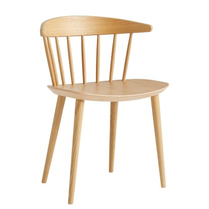 Chaise J104, Chêne verni transparent
