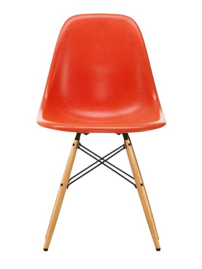 Eames Fiberglass Chair DSW, Eames red orange, Frêne tons miel