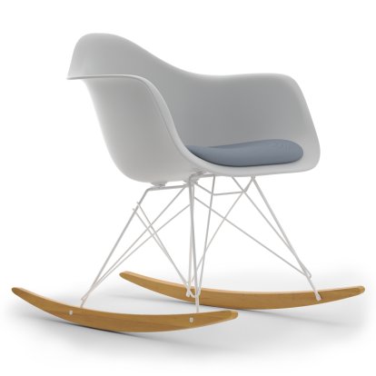 Eames Plastic Armchair RE RAR avec rembourrage, Coton blanc, Avec coussin d'assise, Bleu foncé / ivoire, Sans passepoile, Blanc/érable nuance de jaune