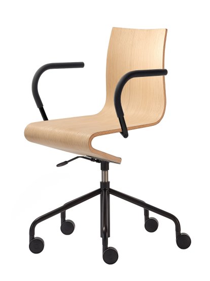 Chaise de bureau Seesaw, Noir avec ressort à gaz, Avec accoudoirs, couleur match avec la piétement, Chêne naturel