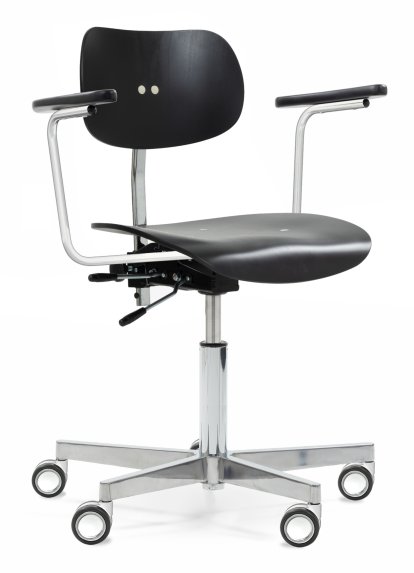 Chaise pivotante S 197 R20, Avec accoudoirs, Hêtre teinté noir, Chromé/aluminium poli, Roulettes doubles chromée pour sols durs