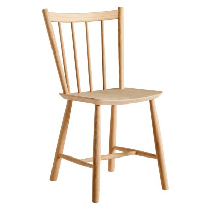 Chaise J41, Chêne verni transparent